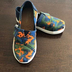 Lightly warn Tom kids shoes